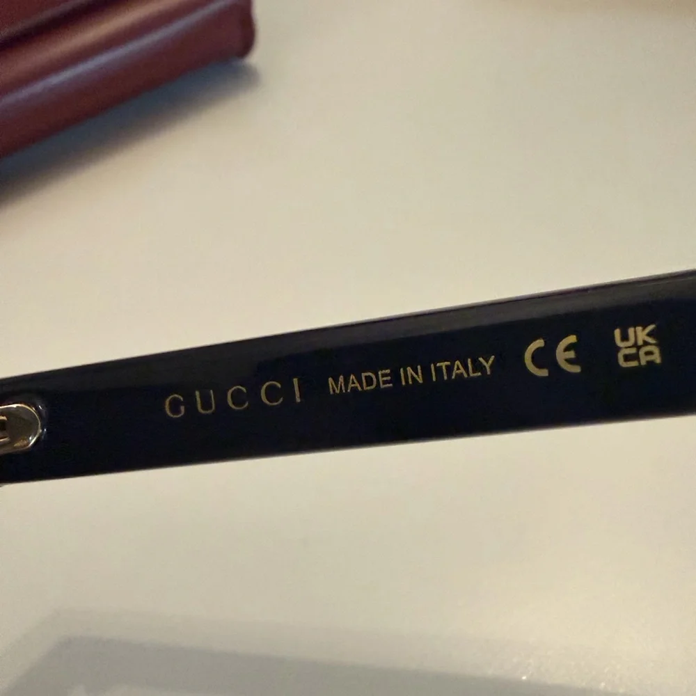 GUCCI
GG1582SK 001 | BLACK - Picture 9 of 10